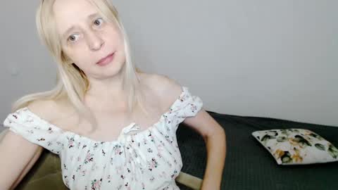Snapshot of milanav chatting on February 2025 04:54:01 AM Milena online show from February 2025 04:54:01 AM