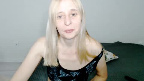 Snapshot of milanav chatting on February 2025 04:26:01 AM Milena online show from February 2025 04:26:01 AM