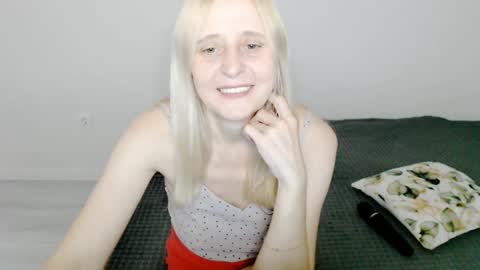 Snapshot of milanav chatting on February 2025 04:53:02 AM Milena online show from February 2025 04:53:02 AM