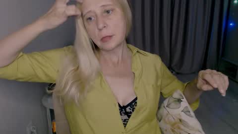 Snapshot of milanav chatting on September 2025 03:12:01 AM Milena online show from September 2025 03:12:01 AM