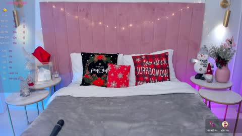 Mia online show from December 2024 05:52:02 AM