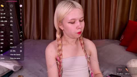 Mia online show from April 2026 03:20:02 PM