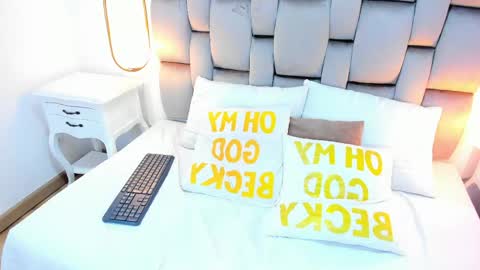 Snapshot of miley_jones_ chatting on May 2026 08:39:02 PM miley jones online show from May 2026 08:39:02 PM