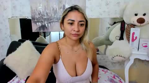 Antonella online show from March 2026 12:21:01 PM