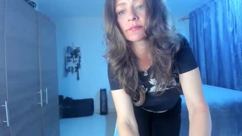 Victoria  online show from April 2026 01:47:01 AM