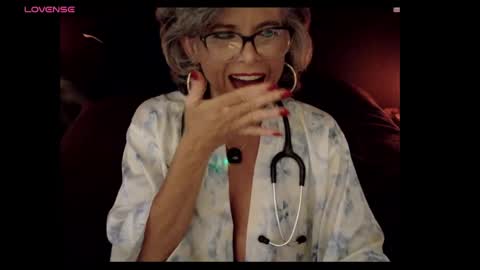 Snapshot of milf_ette chatting on May 2026 11:10:01 PM Fabiola online show from May 2026 11:10:01 PM