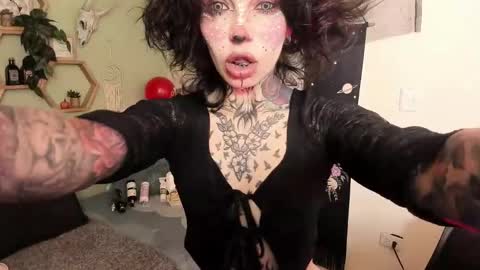 Isabella online show from March 2026 01:15:02 PM