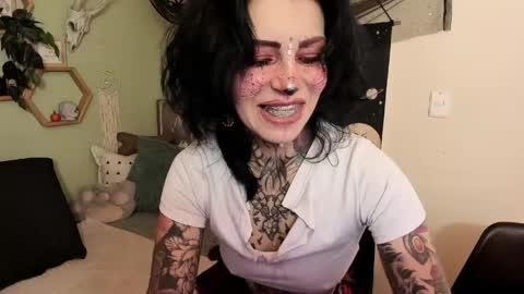 Snapshot of milf_onlyseduction chatting on May 2026 01:29:02 PM Isabella online show from May 2026 01:29:02 PM