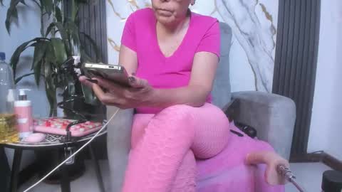 Snapshot of milf_sikiu chatting on May 2026 11:21:01 PM milf sikiu online show from May 2026 11:21:01 PM
