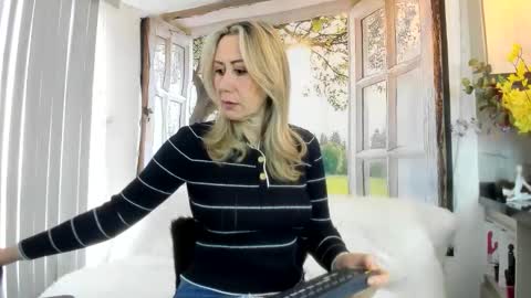 Snapshot of milfashley chatting on April 2026 01:23:02 PM ASHLEY online show from April 2026 01:23:02 PM