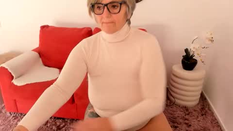 MilfElla online show from November 2025 08:46:01 AM