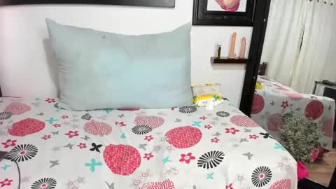 laura online show from February 2025 02:33:02 PM