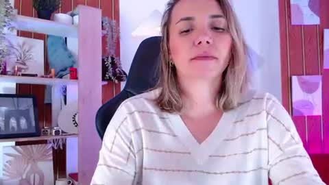 Snapshot of milfsecret69 chatting on July 2026 02:13:01 PM Sara online show from July 2026 02:13:01 PM