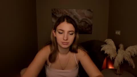 milinafox online show from October 2025 05:13:01 AM