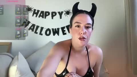 Milk online show from October 2025 12:51:01 PM