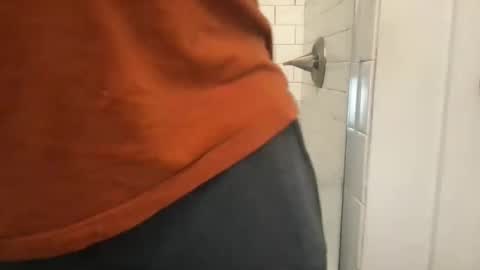 Snapshot of milkitdaddy chatting on February 2025 02:05:02 AM milkitdaddy online show from February 2025 02:05:02 AM