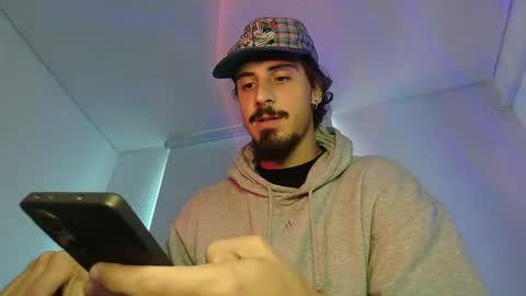Snapshot of milkoffee chatting on May 2026 12:35:01 PM milkoffee online show from May 2026 12:35:01 PM
