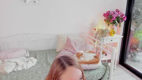 milky_0 online show from April 2026 07:58:01 PM