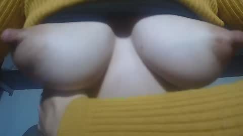 Snapshot of milkycandycce chatting on December 2024 10:52:02 PM C online show from December 2024 10:52:02 PM