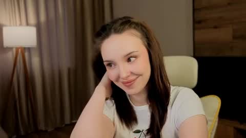 Snapshot of milkyclub chatting on June 2026 01:56:01 PM Kira online show from June 2026 01:56:01 PM