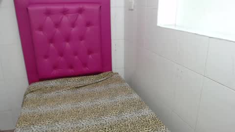 milkyway_18 online show from February 2025 12:32:02 PM