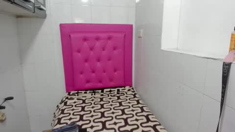 milkyway_18 online show from January 2026 02:43:01 PM