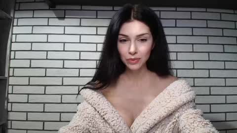 Snapshot of milla_bella chatting on December 2025 07:32:01 PM milla bella online show from December 2025 07:32:01 PM