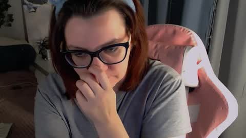 Milla online show from December 2025 10:17:02 PM