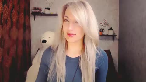 MillaXQueen online show from February 2025 12:57:02 PM