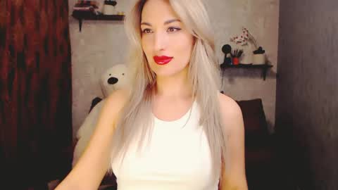 MillaXQueen online show from February 2025 03:32:01 PM