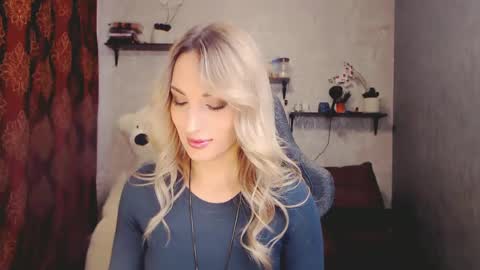 MillaXQueen online show from February 2025 08:49:02 AM