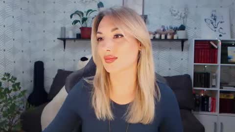 MillaXQueen online show from May 2026 01:19:01 PM