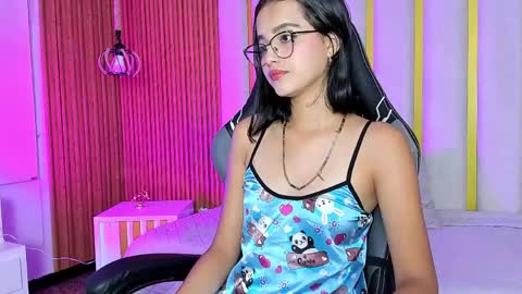 Snapshot of milleamours_ chatting on May 2026 10:34:01 AM MILLE online show from May 2026 10:34:01 AM