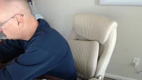 millenium0129 online show from December 2025 06:28:01 PM