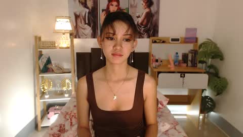 Snapshot of millie_fox21 chatting on February 2025 03:13:02 AM Im Milliedont forget to follow me online show from February 2025 03:13:02 AM