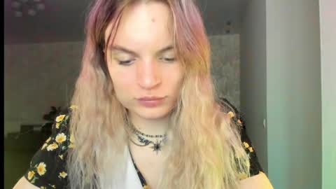 mili-kira online show from May 2026 08:18:02 PM