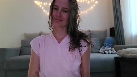 milly_browski online show from September 2025 02:18:02 PM