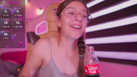 Snapshot of milly_kenner chatting on December 2024 10:07:01 PM MILLY online show from December 2024 10:07:01 PM