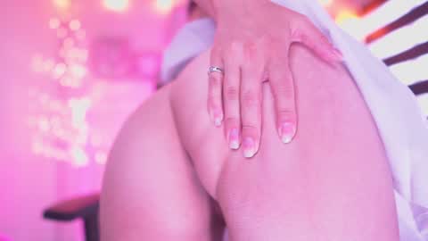 Snapshot of milly_kenner chatting on December 2024 06:49:02 PM MILLY online show from December 2024 06:49:02 PM