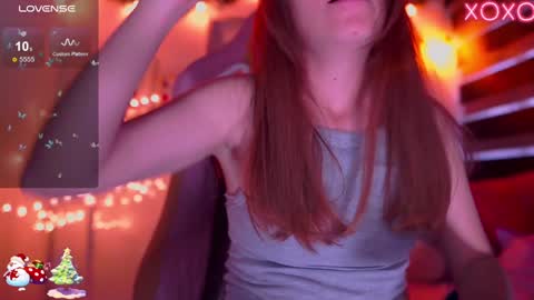 Snapshot of milly_kenner chatting on December 2024 10:34:02 PM MILLY online show from December 2024 10:34:02 PM