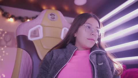 Snapshot of milly_kenner chatting on January 2025 12:17:01 PM MILLY online show from January 2025 12:17:01 PM