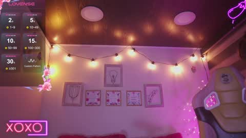 Snapshot of milly_kenner chatting on February 2025 11:36:02 PM MILLY online show from February 2025 11:36:02 PM