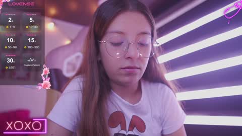 Snapshot of milly_kenner chatting on February 2025 03:31:02 PM MILLY online show from February 2025 03:31:02 PM