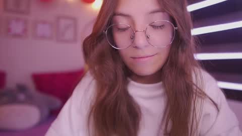 Snapshot of milly_kenner chatting on February 2025 06:57:02 PM MILLY online show from February 2025 06:57:02 PM