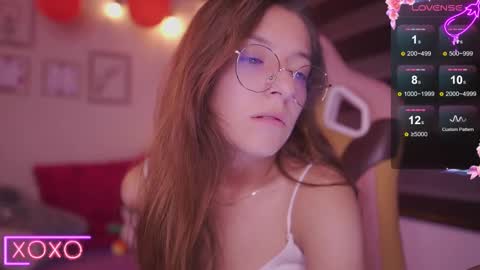 Snapshot of milly_kenner chatting on February 2025 01:22:01 AM MILLY online show from February 2025 01:22:01 AM