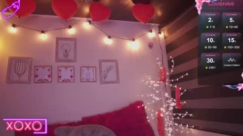 Snapshot of milly_kenner chatting on February 2025 01:48:02 AM MILLY online show from February 2025 01:48:02 AM