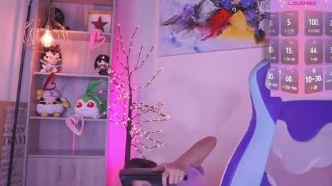 Snapshot of milly_kenner chatting on March 2025 04:50:02 PM MILLY online show from March 2025 04:50:02 PM