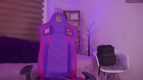 Snapshot of milly_kenner chatting on October 2025 05:22:01 PM MILLY online show from October 2025 05:22:01 PM