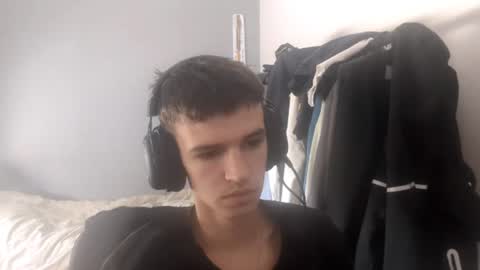 Snapshot of miloray_ chatting on June 2026 10:18:01 AM Denis online show from June 2026 10:18:01 AM