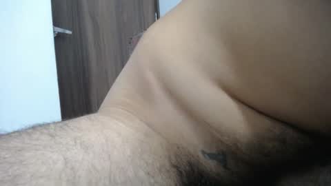 Snapshot of milostructor chatting on February 2026 04:21:02 AM miloslove online show from February 2026 04:21:02 AM